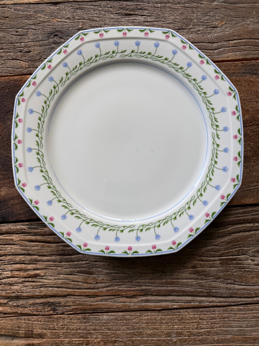 Mikasa China 'Bali Hai' Dinner Płatę (Discontinued Vintage)